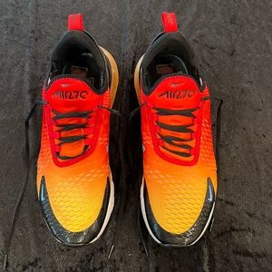 Nike Air 270. Multi Color. Size 10.5